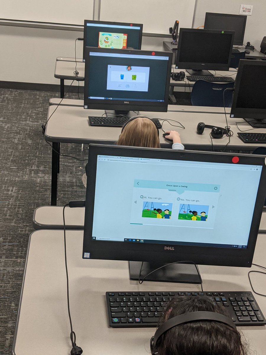susanpvo's tweet photo. Kerr Kindergartners are signing in all by themselves! Progress! #wemakeIThappen @KerrComets https://t.co/6DZSRZdpc4