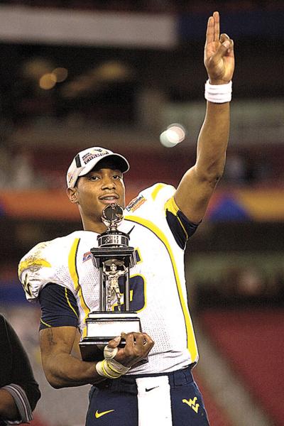 TheSignalCaller's tweet image. EJ Manuel won 4 bowl games at Florida State, but Christian Ponder started in one of them. 

Sam Ehlinger won 4 bowl games at Texas, but Shane Buechele started in one of them and Casey Thompson finished another.

Pat White remains the only QB to start, finish and win 4 bowl games.