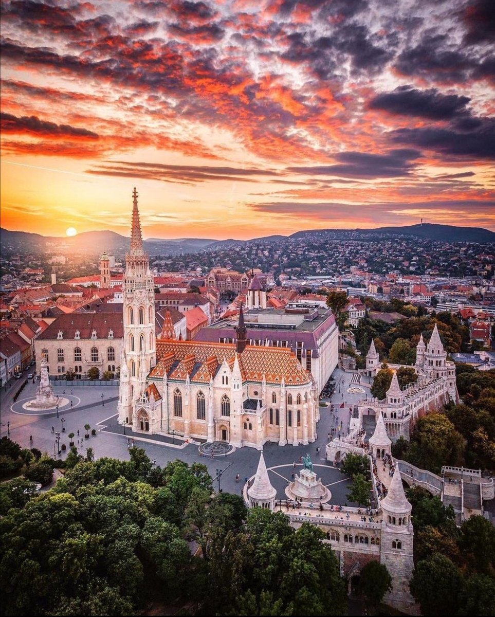nerdeyapilir's tweet photo. Bahar Aylarının Tadı Nerde Çıkarılır ❓

Bizce yaklaşan bahar aylarının tadı Budapeşte'de çıkarılır.

#spring #travel #travelphotography #travelling #travels #traveltheworld #travelblogger #travelblog #traveller #tatil #holiday #photography #photo #photooftheday #nature https://t.co/4BlS3n54nh