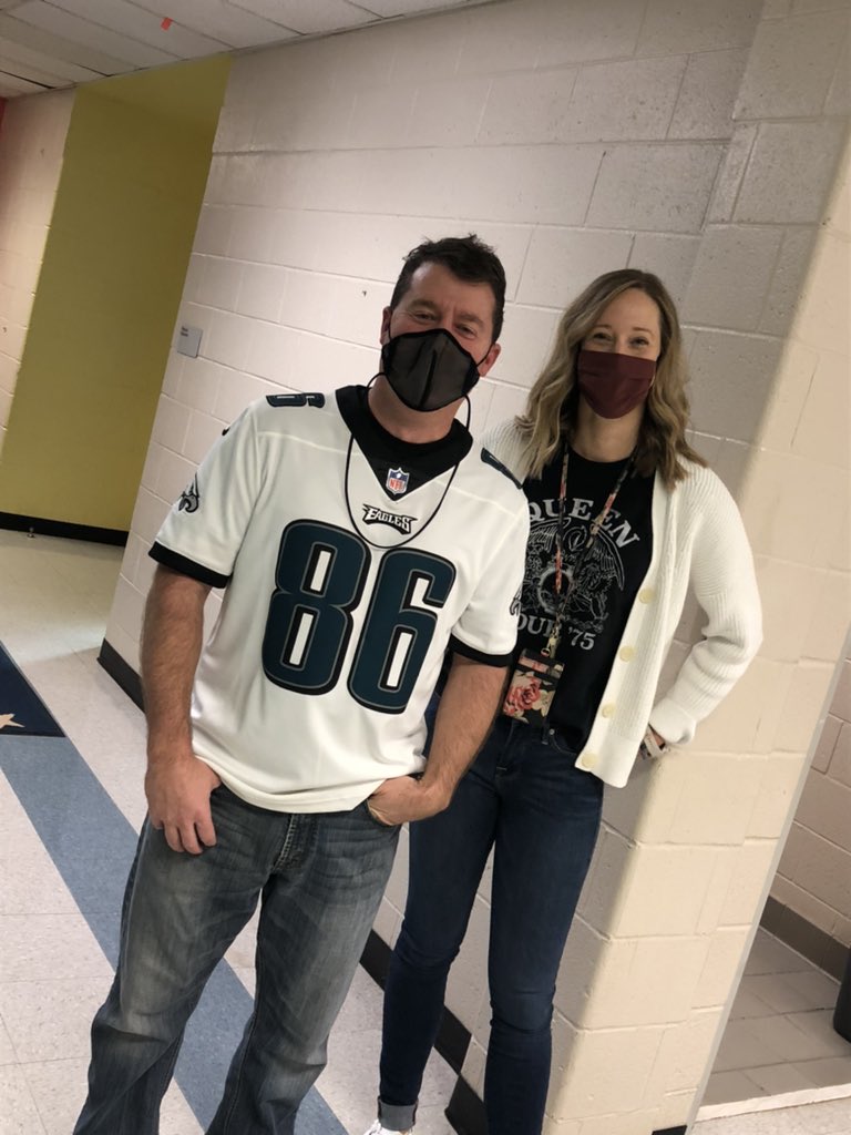 Congratulations Ms. Boyd! You are the winner of minute to win it! You knew Mr. Dougherty’s favorite team! The Eagles! <a href="/NicholsonEleme2/">Nicholson Elementary</a> <a href="/hoilmanf1/">Faith Harmeyer</a> <a href="/VanimanCheri/">Cheri Vaniman</a> #nicholsonstars