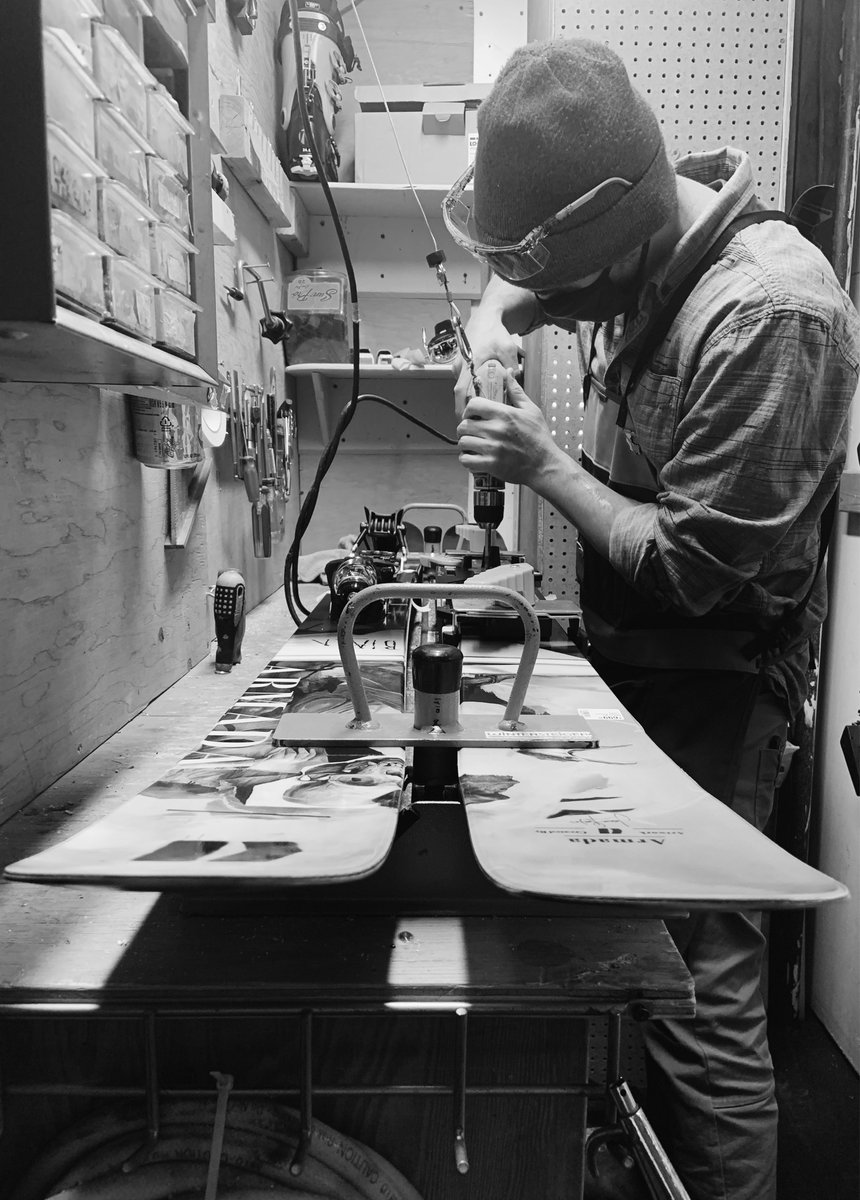 Powder House Ski Shop tweet media