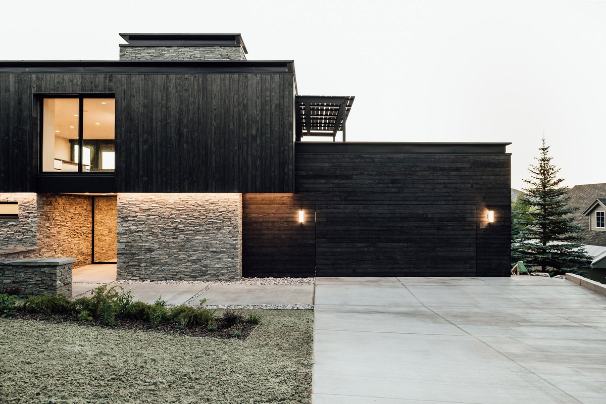 Oooh, nice! Blackened timber and quartzite wrap the exterior of this family home in a Utah ski town by Klima Architecture. See more: dezeen.com/2021/01/24/cha…