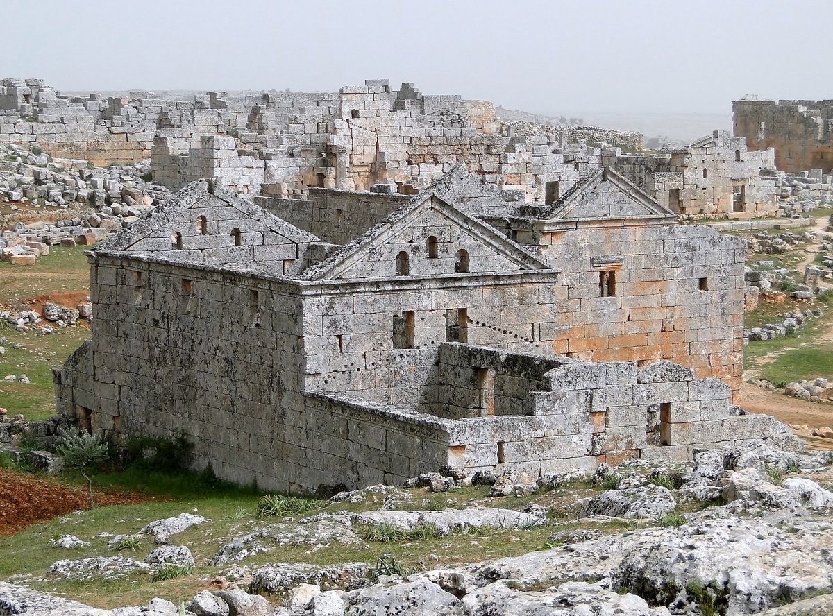 HistoryJourneys's tweet photo. The Dead Cities are a group of 700 settlements in Northern Syria built by the Byzantines from the 1st to 7th centuries and abandoned between the 8th to 10th centuries. These well preserved villages paints a vivid picture of what life in Roman Syria looked like in Late Antiquity https://t.co/9TvjRIKT6C