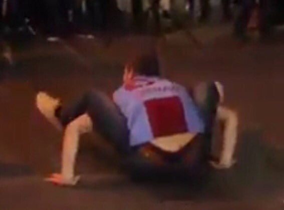 Elvin Levinler'in videosundan öğrendiğim karga pozunu yapmaya çalışıyorum