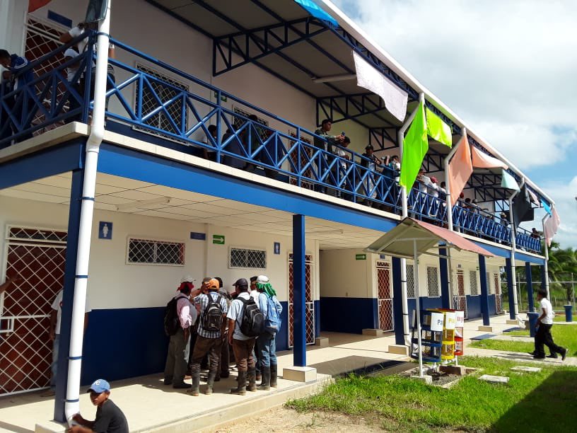minednicaragua's tweet photo. 🪚 Comunidad Las Breñas con Nueva Infraestructura Escolar 

📌 Hoy se inauguró el Centro Educativo San Luis en el municipio Rosita, Sector Minero. 

💰 Con inversión de más de 20 millones de córdobas 😱

En Esperanzas Victoriosas, Todo Con Amor ❤️

#BuenGobierno 🇳🇮👏 https://t.co/2wHBj19wFo