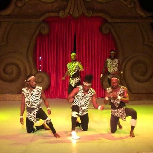 Fire show 🔥🔥🔥for our guests we're available for booking more information you can contact africanoacrobat65@gmail.com
#africanshow
#unforgettableshow
#unforgettableemotions
#show2021
#fireshow
#acrobaticpyramids
#strengthandharmony
#hoopdiving
#ropeskipping