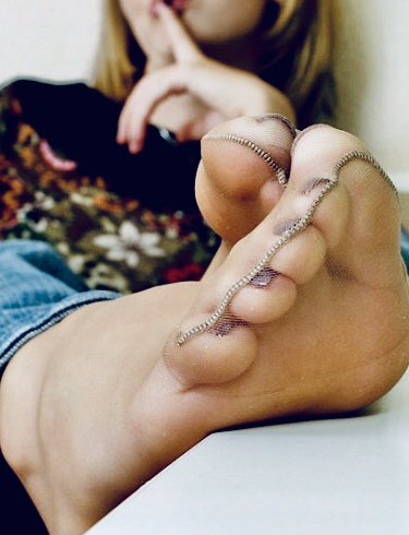 Frid&atilde;&auml;&aring;y feelz🥀💦 https://t.co/yh9IzQ5jKC