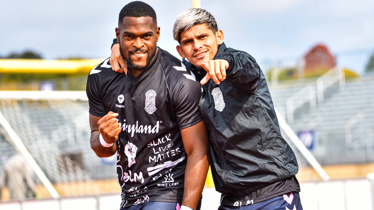 ForwardMSNFC's tweet photo. All smiles for 2021! 😄 https://t.co/CcWTAq8e4o
