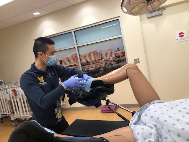 helenjkmorgan's tweet photo. Decision To Incision Pre-testing in the @UMichMedAdmiss #OBGYN Residency Prep Course @umichDLHS #SimCenter @chrissyfranco https://t.co/XDCVZcDQyj