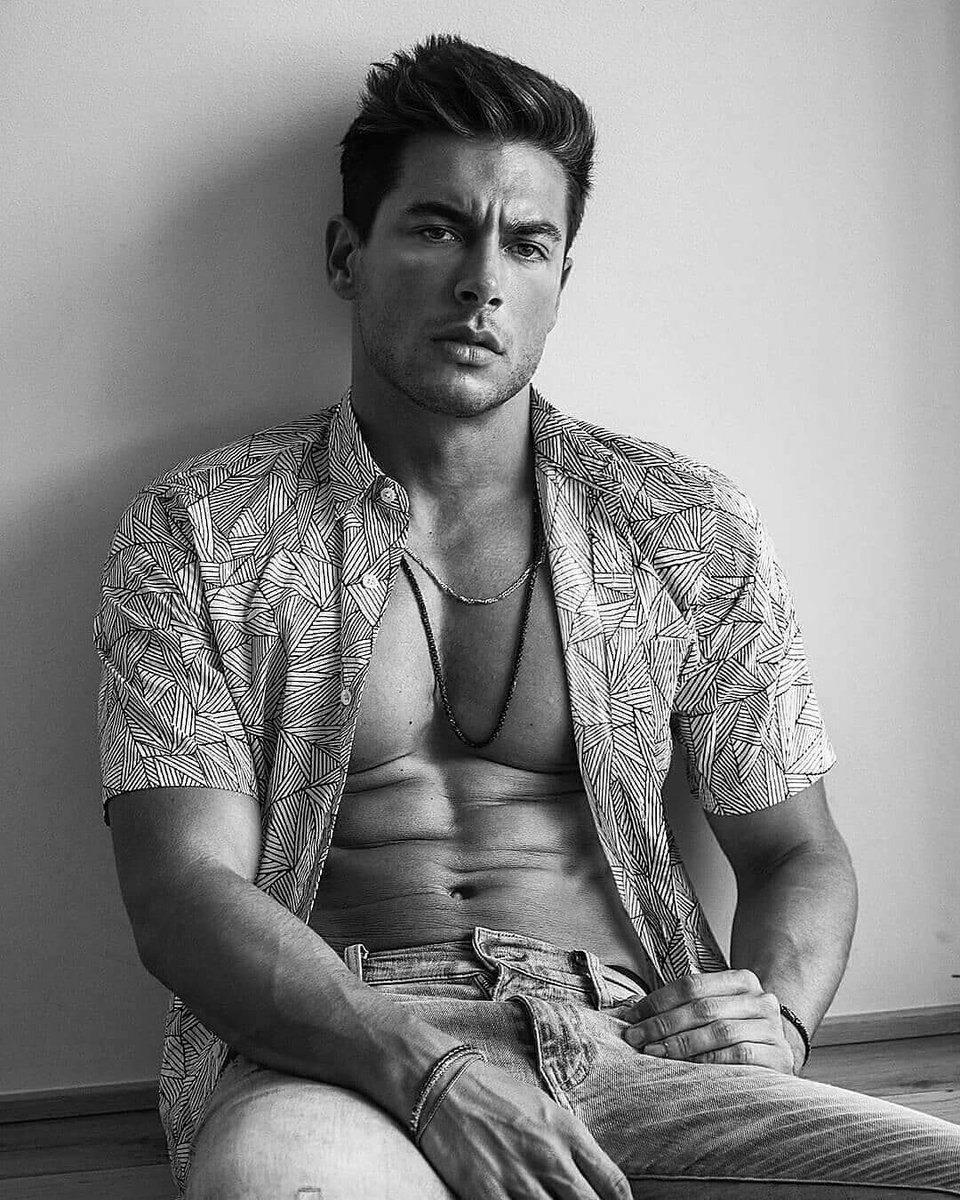 andreadenverfan's tweet photo. Andrea Denver 💎   Good 💘 evening 👑😘
 #fashion  #menswear #mensfashion #menstyle #FallGuys #andreadenver #fitness  #riccardoromano #malemodel  #motivation #dapper #gent #gfvip2020 #gfvip4  #Italy #menswear  #andreadenver #artist #style #jewelry #NYC  #Miami #pininterst https://t.co/hSwrgfhp8E