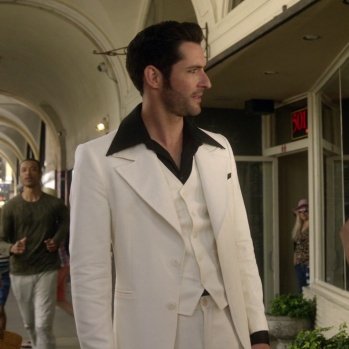 When you touch Tom Ellis A thread #TomEllis  #Lucifer