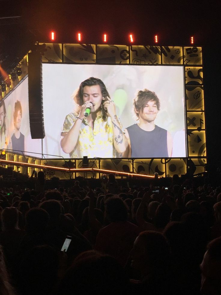 5. Louis is shining here aww