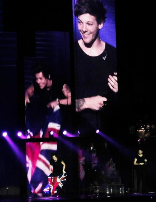 10. Camera man said take a closer look to louis fondlinson