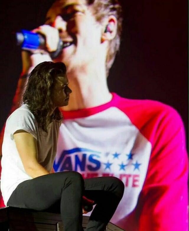 9. Harey watching louis again...