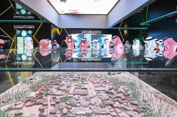 MWLOrg_en's tweet photo. In #Madinah this week, the #MuslimWorldLeague opened the new International Museum of the Prophet's Biography and Islamic Civilization. The exhibition showcases more than 500 artifacts from the time of the Prophet (PBUH). https://t.co/zziA0viiSX https://t.co/aQl7vZ0DFw