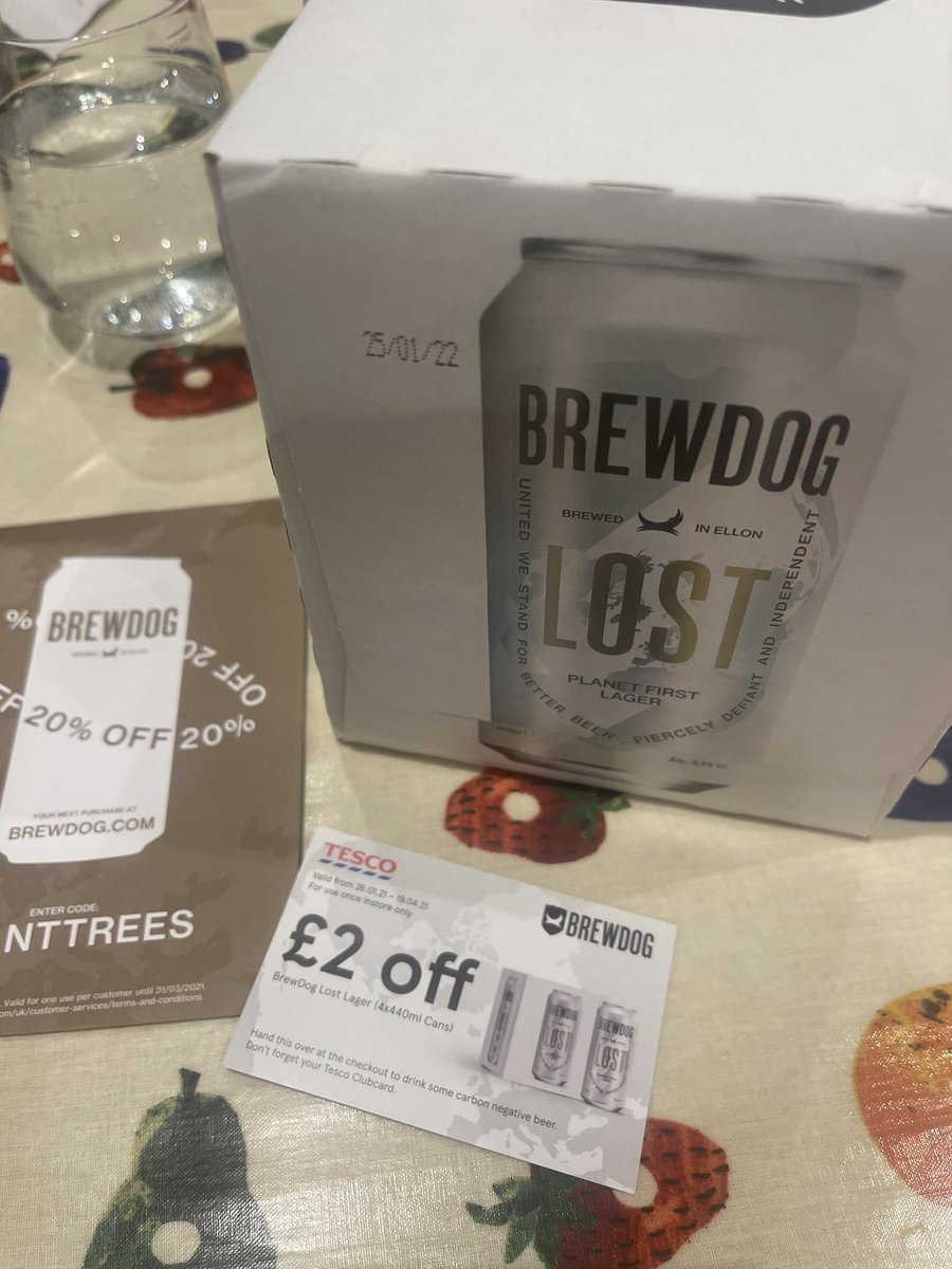 k1lmo's tweet photo. Tonight’s delivery from @brewdog carbon negative beer delivered by 🚲 @BoxBike1 excellent work - Guilt free beer #lostlager #goldcan https://t.co/XgQeNjFCx0