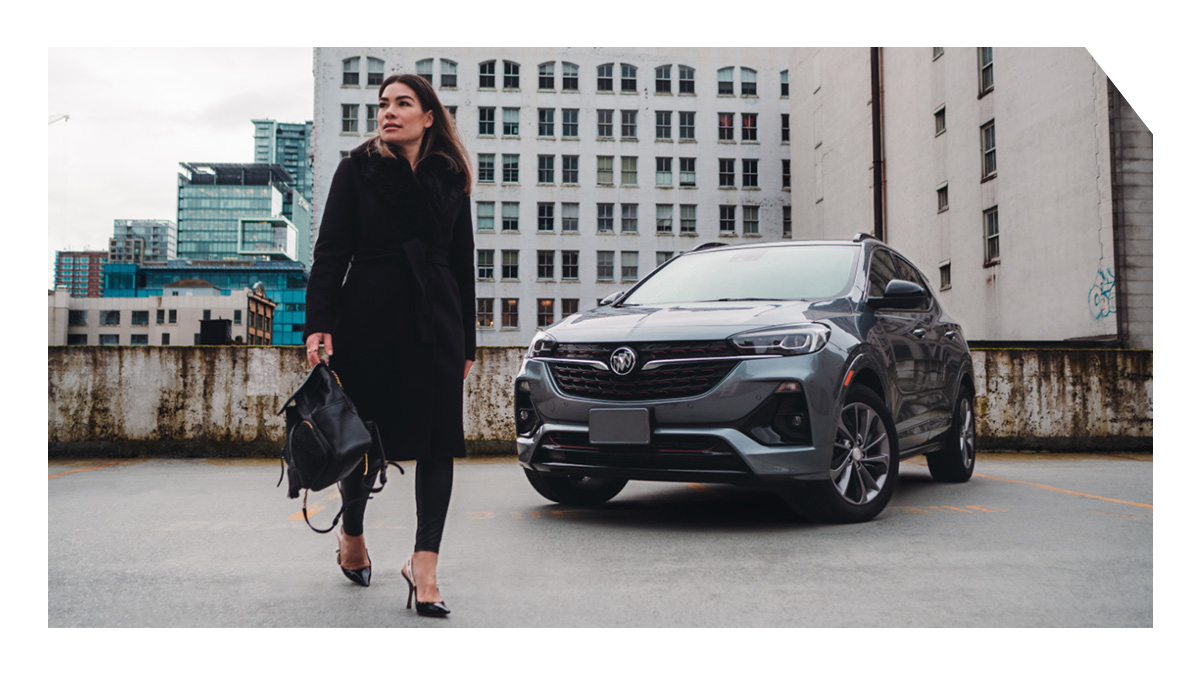 BuickCanada's tweet photo. Nouvelle année, nouveau VUS.
Karin Bohn, partenaire Buick Canada, conduit avec style dans sa nouvelle Buick Encore GX.
#KarinBohn #PartenaireBuick #BuickEncoreGX https://t.co/CfZiQDDZ7Y