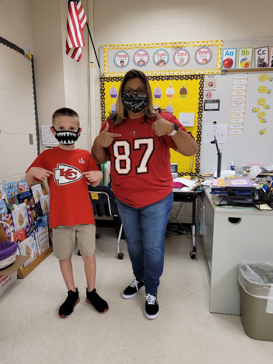 MsATorres1's tweet photo. We are ready for Sunday. @TommieBarfield https://t.co/KGKLBWsqlQ