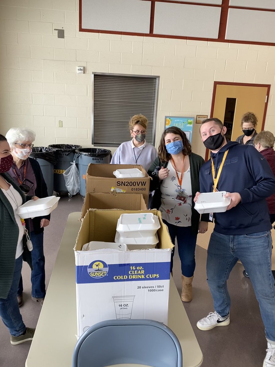 LingleAveElem's tweet photo. Huge THANK YOU to Babe’s Grill House for their lunch donation and special messages for our teachers and staff!! https://t.co/uabVx3s9LX