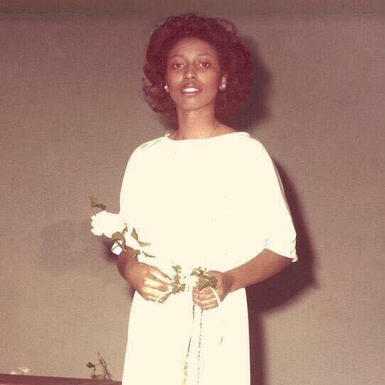 Cynthia Graham-Hurd and her brother were very close. She was college educated, a member of Alpha Kappa Alpha sorority. Loved being an auntie. Malcolm Graham shared these cherished photos with me. The graduation photo with his daughter, Cortney, taken a month before shooting. 8/x