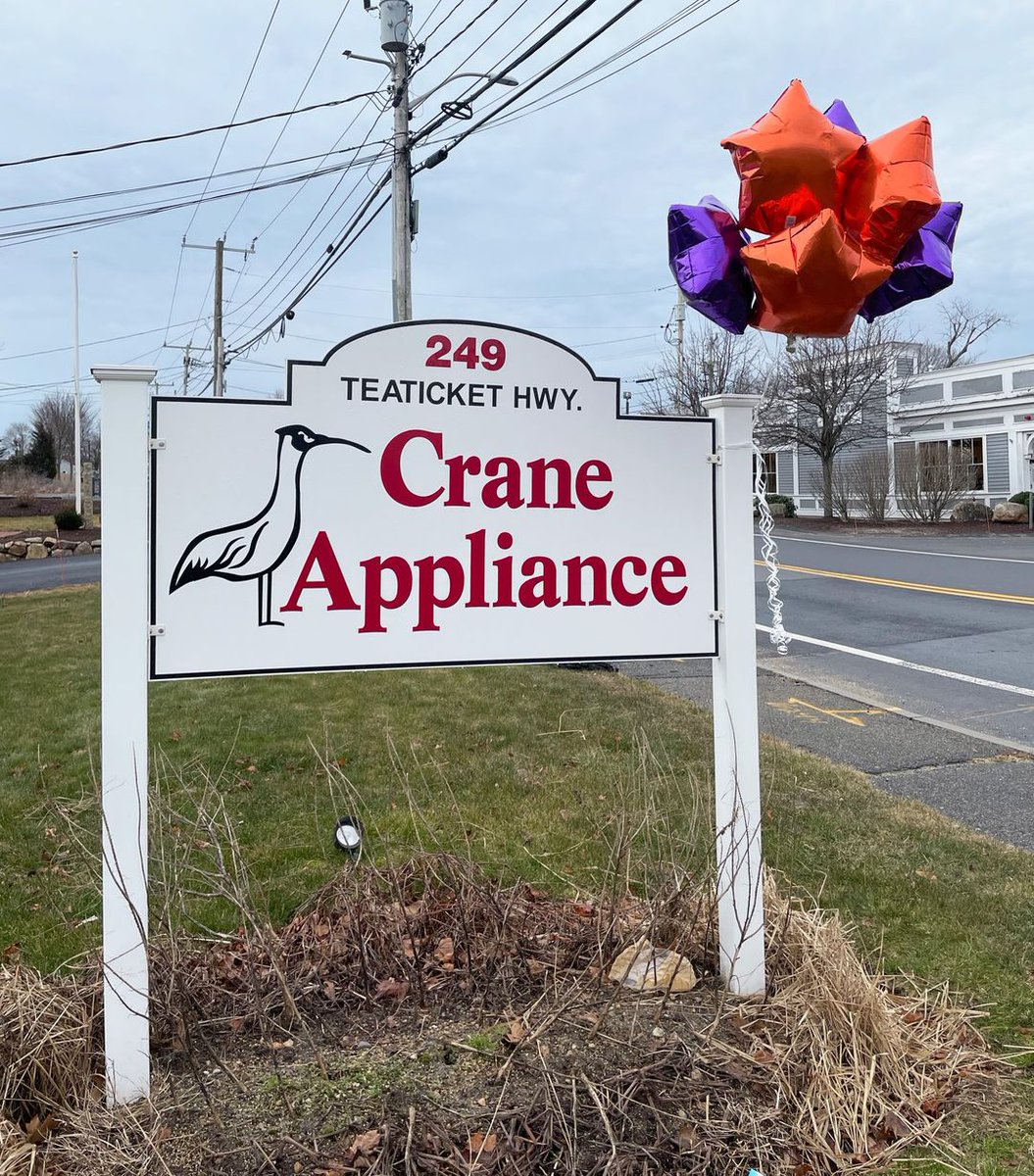 Congratulations on your retirement, Reggie!! We appreciate *everything* you have done over the years, and how much you have helped our community ❤️ We know we'll be seeing you around town, but please stop by anytime!

Read Cape News article about Reggie → visitcrane.cc/reggie