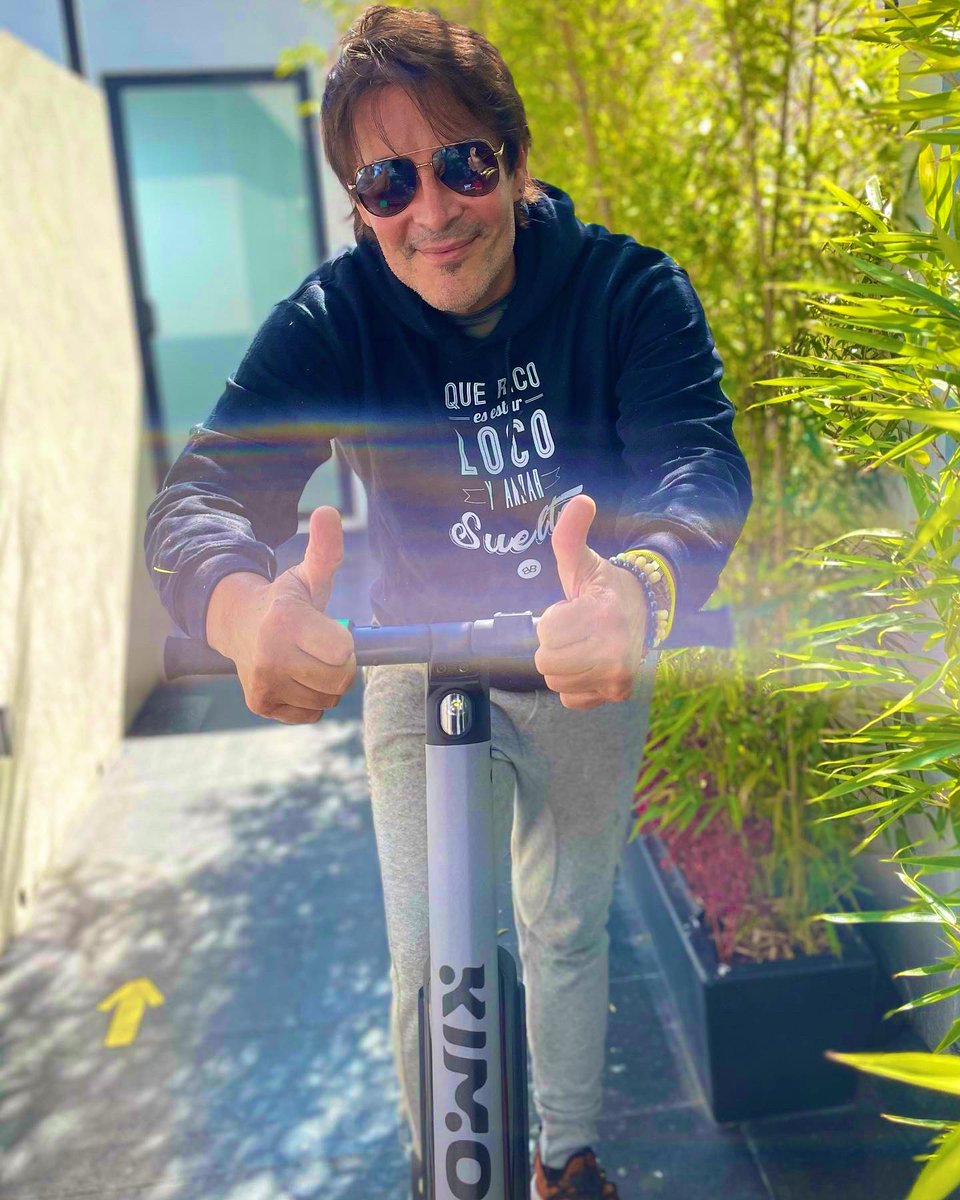 JOEBONILLA's tweet photo. Mmm, que rico estar loco y andar suelto en mi @kimo_mx ⚡️🤪
#teamkimo #scooter 🛴🛴 https://t.co/E1EIWN8JWr