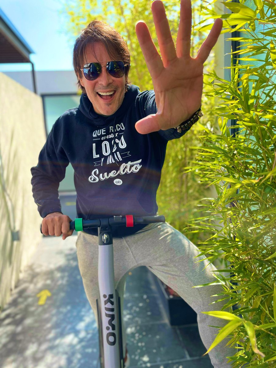 JOEBONILLA's tweet photo. Mmm, que rico estar loco y andar suelto en mi @kimo_mx ⚡️🤪
#teamkimo #scooter 🛴🛴 https://t.co/E1EIWN8JWr