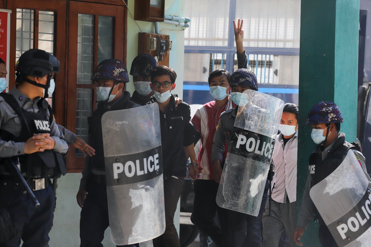 Myanmar_Now_Eng's tweet photo. Four people charged on Friday for joining protest against  #Myanmarcoup in front of Mandalay’s University of Medicine. 

They were charged under section 19 of Peaceful Assembly &amp; Peaceful Procession Law + section 25 of Disaster Management Law at Chan Aye Tharsan township court. https://t.co/rBbaT5ntyW
