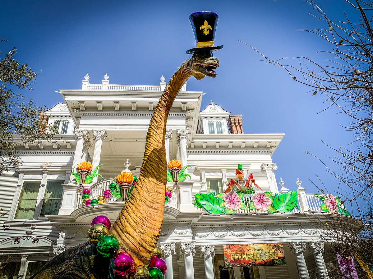 A tradition dating to 1699, #MardiGras ⚜️ is close to the 💚 of #NewOrleans, LA. While many of the parades are canceled this year, the city is finding creative ways to "Laissez les bons temps roulez" with new traditions like #YardiGras and #FloatHouseOfTheDay!
<a href="/FranceLouisiana/">Consulate General of France in Louisiana 🇫🇷🇪🇺</a>