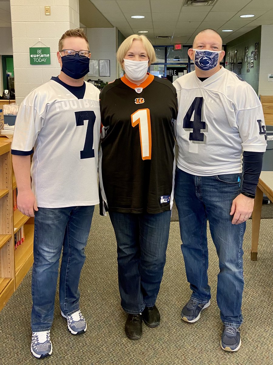 mrwingert135's tweet photo. Jersey Day with some of my fellow PSU fans! 🔵⚪️ #jbmsyes💚 https://t.co/lz2RVnVsdm