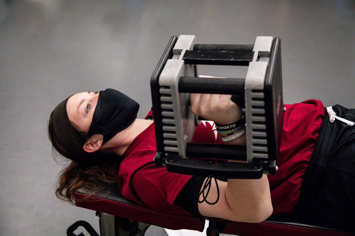 Getting pumped 💪

#NCAASoftball x 📸 <a href="/ElonSoftball/">Elon Softball</a>