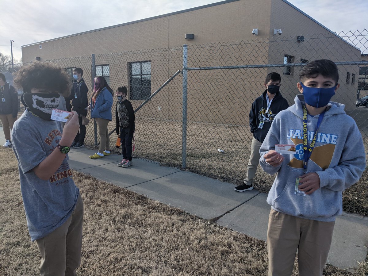 mrssabas's tweet photo. @JardineSTEM @JardineSTEM received their prizes today! Thanks @FreddysUSA for the coupons students were ecstatic! #wpsproud #jardinestem #dashrun #jardinestrong #freddysusa https://t.co/grYQArkZU3
