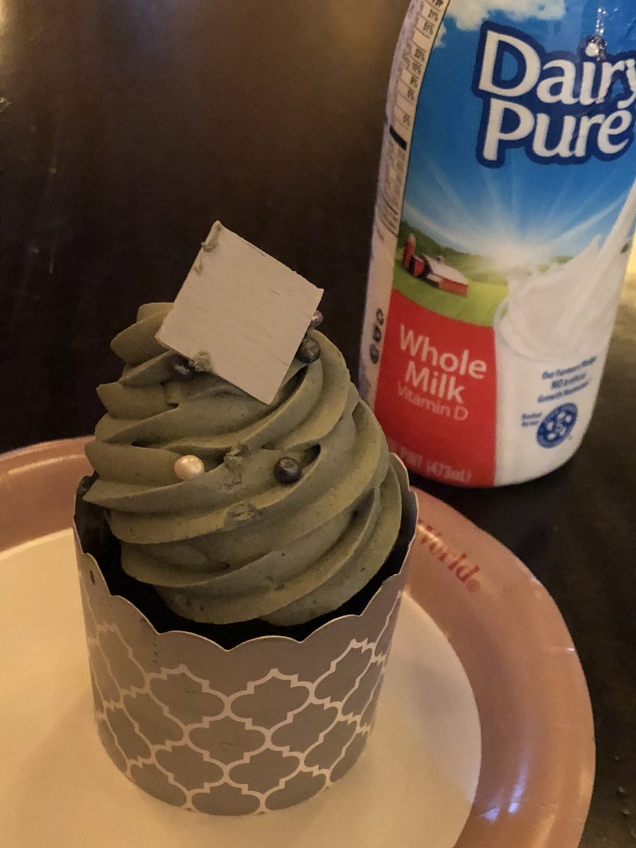 carreyholic's tweet photo. happy birthday to me ๐ #disneyworld #thegreystuff #itsdelicious https://t.co/J05x2VCMMH