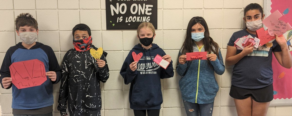 JDHullHeroes's tweet image. Hull Students are making Valentines for Congressman Stanton's Valentines Day Project! @ChandlerUnified @JanePto @gregstantonaz