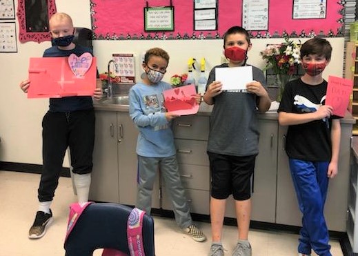 JDHullHeroes's tweet image. Hull Students are making Valentines for Congressman Stanton's Valentines Day Project! @ChandlerUnified @JanePto @gregstantonaz