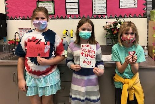 JDHullHeroes's tweet image. Hull Students are making Valentines for Congressman Stanton's Valentines Day Project! @ChandlerUnified @JanePto @gregstantonaz