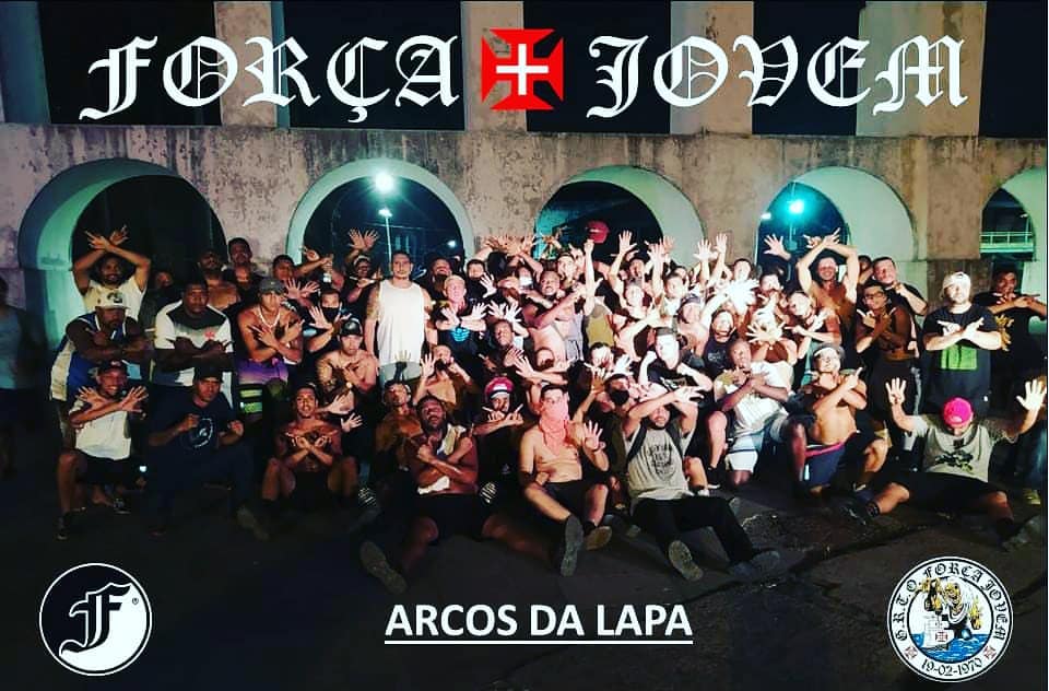 Fjv20a's tweet photo. A 20 FAMÍLIA TAMBÉM ESTAVA PRESENTE ONTEM COM OS IRMÃOS 💪🏼🤬 https://t.co/FPsmheuWe2