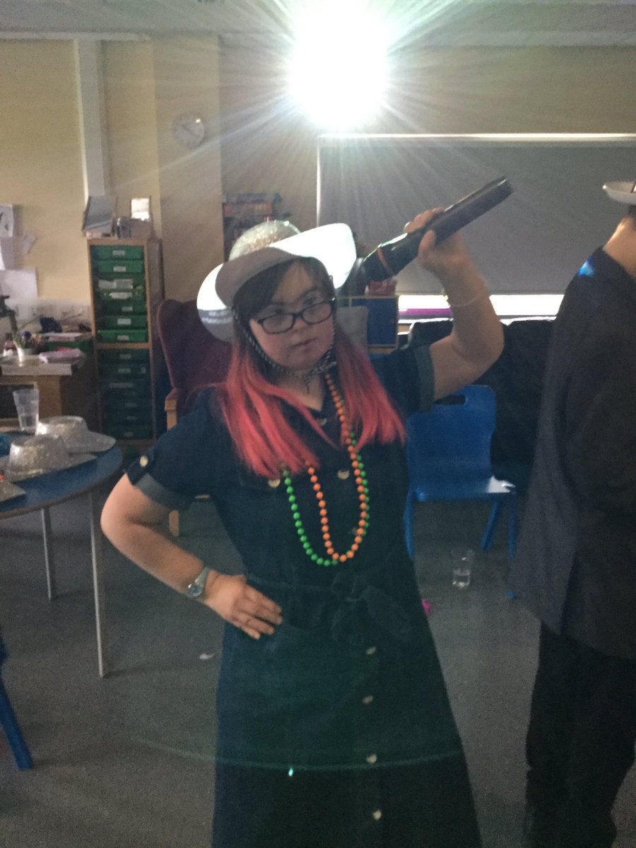 ashleaschool's tweet photo. Last year’s ‘Mama Mia’ performance had to be delayed, but Holly & classmates WFH enjoyed a great afternoon dance session with Helen Anker, a dancer with the stage show. Teamed with their #dressedtoexpress outfits it was a really uplifting afternoon for #ChildrensMentalHealthWeek https://t.co/dagX0LL1Lu