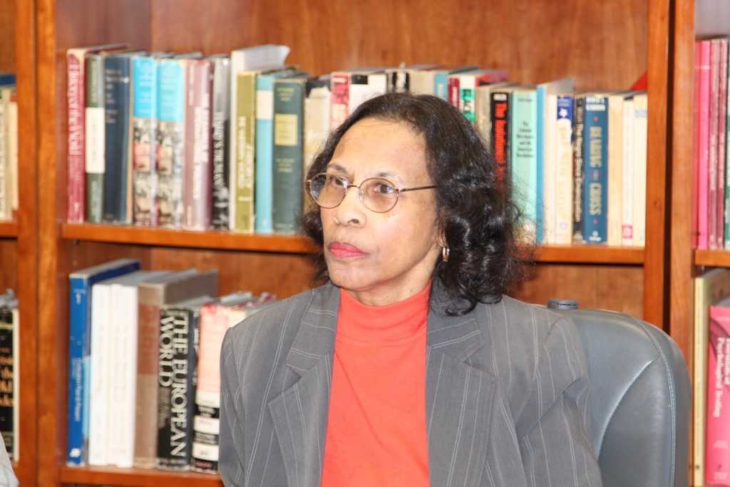 NCCUHist_MA's tweet photo. During #BlackHistoryMonth2021, we honor the faculty and alumni of @NCCU's Graduate Program in History: Dr. Sylvia M. Jacobs (1946-2013), Ph.D., @HowardUHistory; Chair, Dept of History @NCCU, 1992-1999; NCCU Prof, 1976-2009;  outstanding teacher and scholar. https://t.co/KKGhBFbShP
