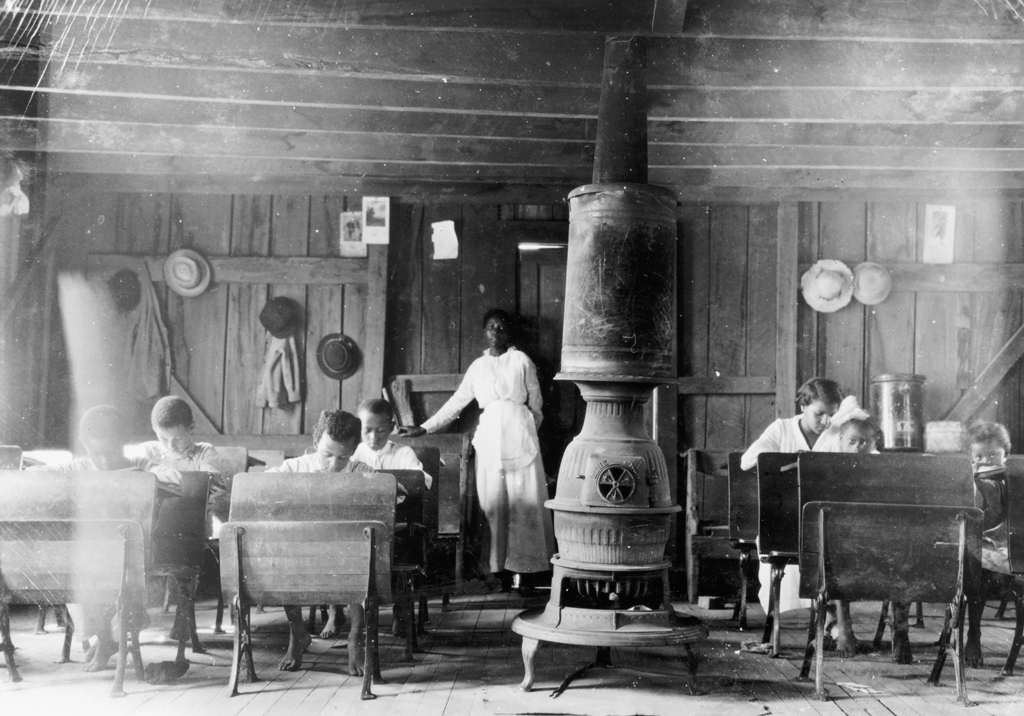 mmmg_more's tweet photo. If walls could talk:   Around 1848, John Burwell inherited and freed 1,000 slaves.  He and his wife then established a school for blacks at his home in "Stoneland".   Our stone walls were built in part from the Stones brought here from Stoneland.  #BlackHistoryWeek https://t.co/lxhVJyei3Y