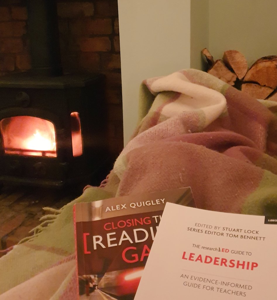 Friday night reading about reading💙