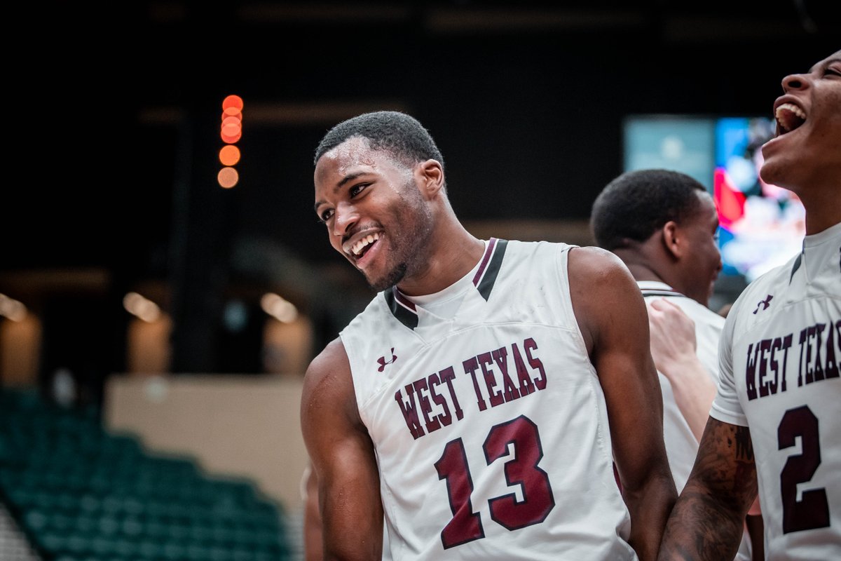 𝗗𝗬𝗡𝗔𝗠𝗜𝗖 𝗗𝗨𝗢

Qua Grant and Joel Murray are the only teammates in NCAA Division II men's basketball to average 20 points, 8 rebounds and 4 assists per game.

#BuffNattion | #LSCmbb