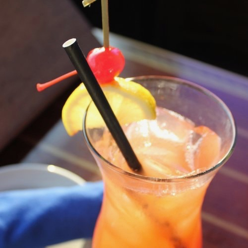 Dreaming of warmer days and sippin' on something like this. Our #straws are constructed of paper, bagasse, and medical-grade wax. They provide a premium mouth-feel experience and can withstand 45 minutes of liquid submersion before softening #NothingBeatsNature