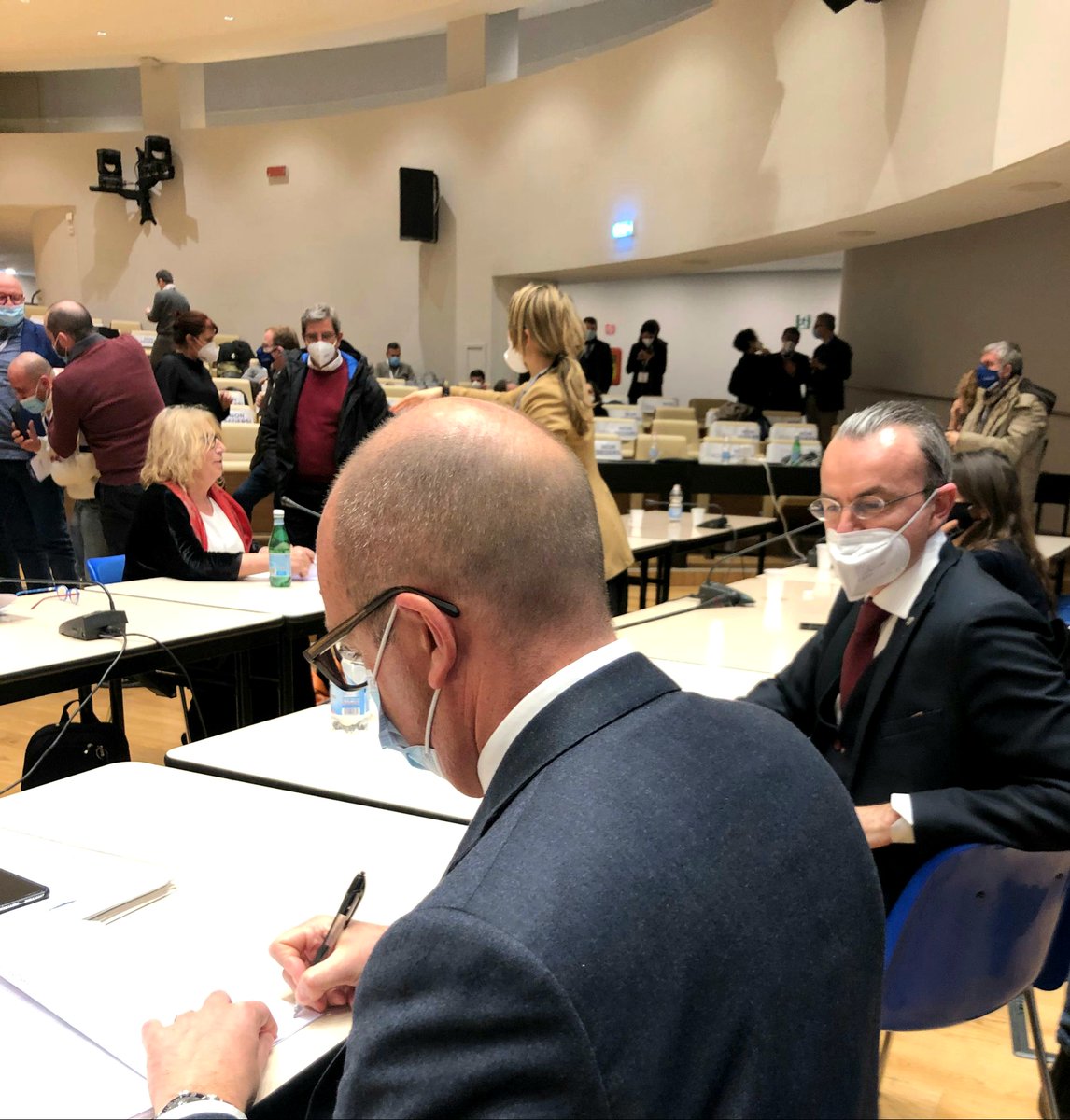 FEDERMECCANICA (@federmeccanica) on Twitter photo Siglata questa sera l'ipotesi d'accordo per il rinnovo del #ccnlmetalmeccanici presso l'Auditorium di <a href="/Confindustria/">Confindustria</a>
Un Contratto "per" il Lavoro, "per" le persone, "per" le imprese.
#ContrattoPERilLavoro
🗞️Leggi il cs 👉bit.ly/2MDmSYy Siglata questa sera l'ipotesi d'accordo per il rinnovo del #ccnlmetalmeccanici presso l'Auditorium di <a href="/Confindustria/">Confindustria</a>
Un Contratto "per" il Lavoro, "per" le persone, "per" le imprese.
#ContrattoPERilLavoro
🗞️Leggi il cs 👉bit.ly/2MDmSYy