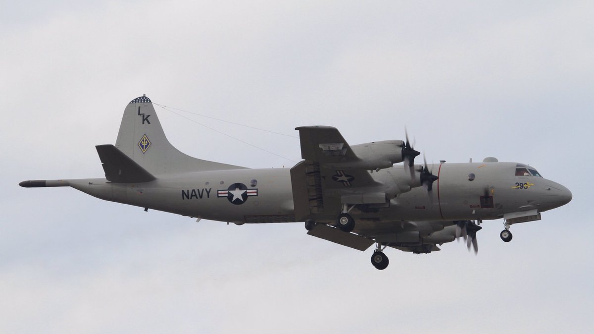 38rMh's tweet photo. #26の日 #三沢基地 #RJSM #CPRW11 #VP26 #CTF72 #P3C
おはようございます。
2013年5月にVP10と交代してCTF72に配備されたVP26。本部隊の配備により、2011年12月から開始されたCPRW11のVP全部隊の極東展開が完了(FRSと予備役を除く)。
それにしても、この頃と比べて今のP8のマーキングは…🙄 https://t.co/My3AHlW7Pe