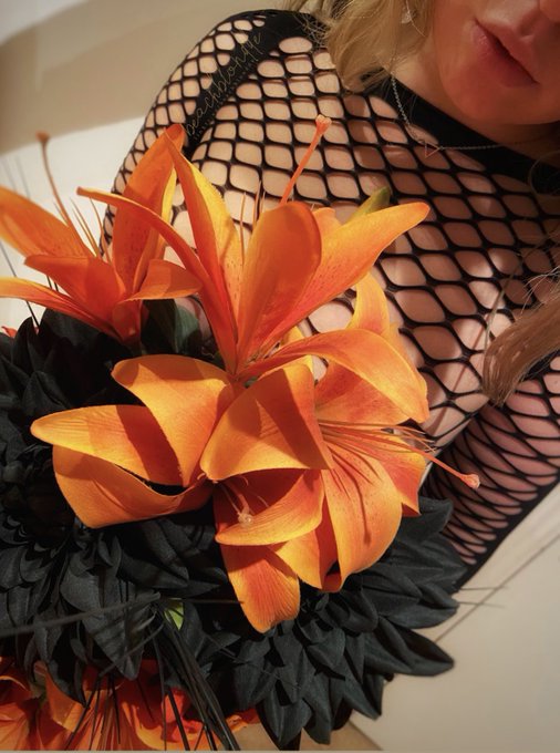 No nip slip but some juicy lips 👄 https://t.co/BZQl2v4yJ4<a href="/tag/newprofilepic"class="tags"><span>#newprofilepic</span></a>