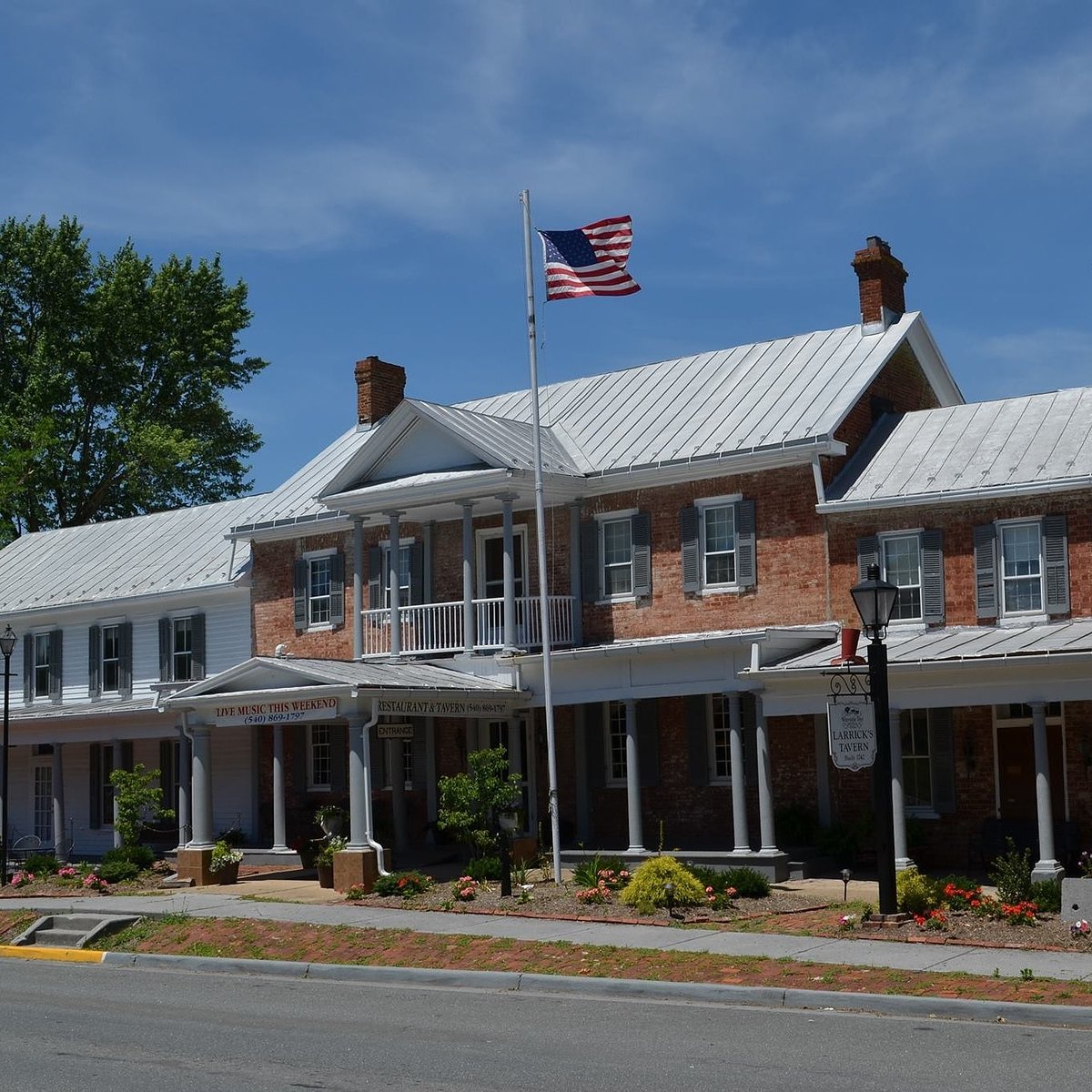 New and exciting things are coming to the Wayside Inn!! Stay tuned!!
#waysideinn1797 
#middletownva 
#newowners
#newmanagement 
#virginiahistory 
#waysidehistory 
#becomeawaysider