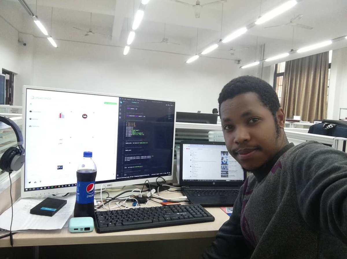 If you see this, quote tweet with a picture(s) of you with your work tools.