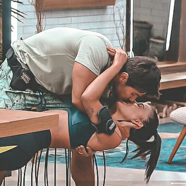 karolcomentaa's tweet photo. Saudade de torcer por eles, de votar por eles e vibrar com eles. Amo vocês e se precisasse, faria tudo de novo 🥣❤️ https://t.co/pwSRNDNk37