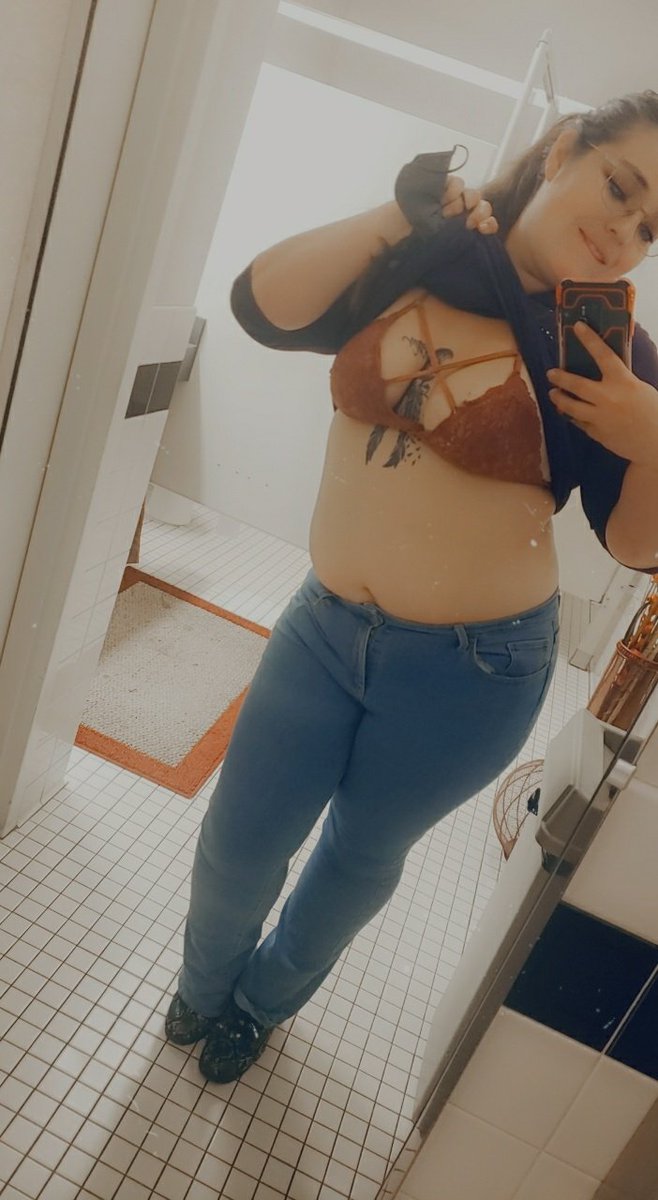 GodessThick's tweet photo. Over 100 post 
Post daily 
Fetish friendly 
One sub price 
https://t.co/Q6jOQjxMdm https://t.co/SgSSqKgET7